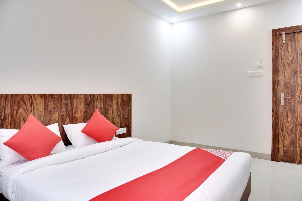 Oyo 40146 Hotel Continental Бопал Екстериор снимка