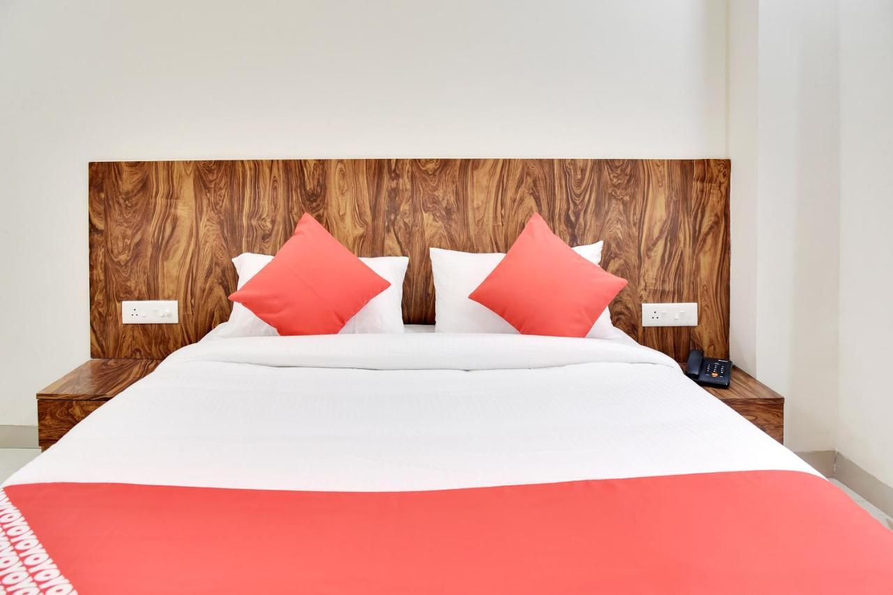 Oyo 40146 Hotel Continental Бопал Екстериор снимка