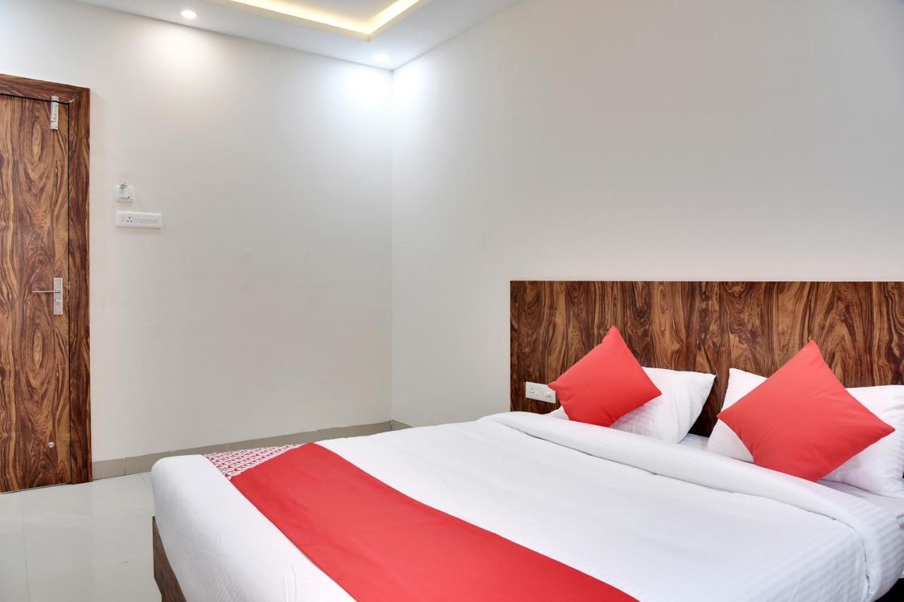 Oyo 40146 Hotel Continental Бопал Екстериор снимка